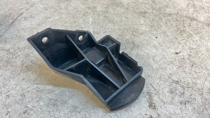 BMW E46 3 Series Left/Right Rear Bumper Brackets Set 8195321/8195322