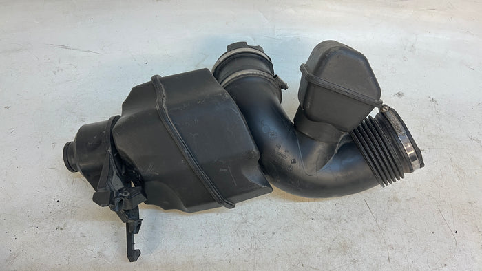 BMW E85/E86 Z4 3.0si RUBBER INTAKE BOOT 13717556528