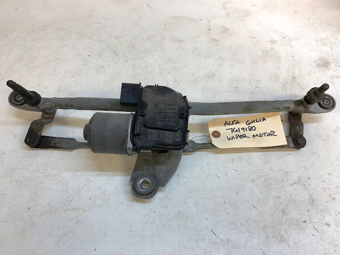 2019 Alfa Romeo 952 Giulia Ti Windshield Wiper Linkage & Motor 3397022134