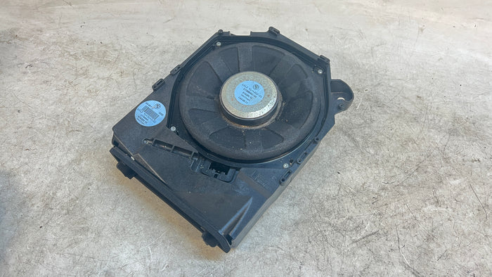 BMW E82/E88 1 Series HiFi Subwoofer W/ Trim Left 9143143 / 9144202