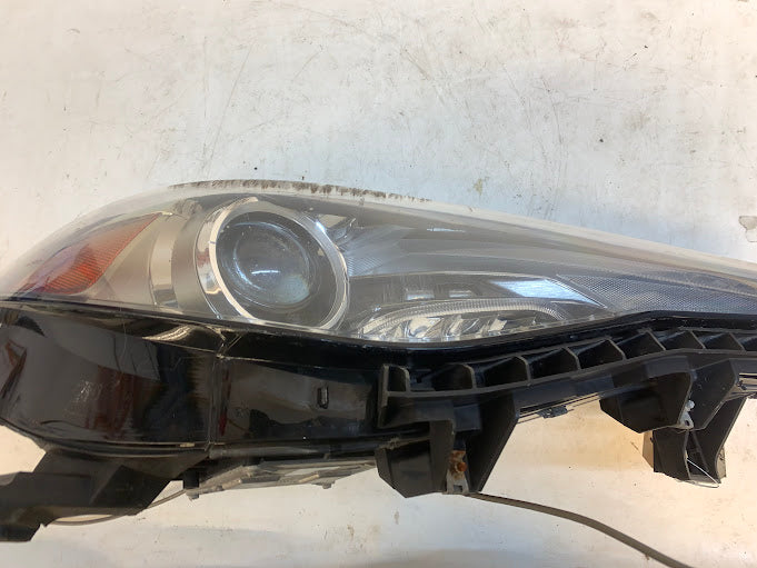 2019 Alfa Romeo 952 Giulia Ti Right/Passenger Side Xenon Headlight 50557098 *DAMAGED*