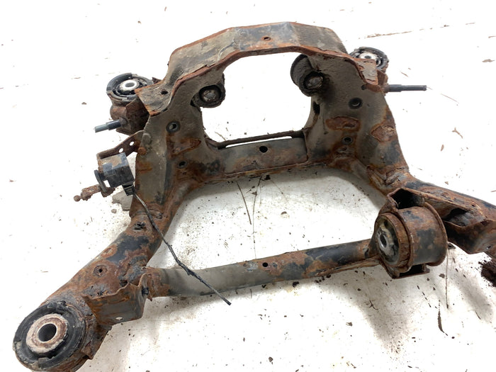 BMW E46 330ci 328ci 325ci 323ci Rear Subframe Axle Carrier Support Crossmember Frame 33316770865