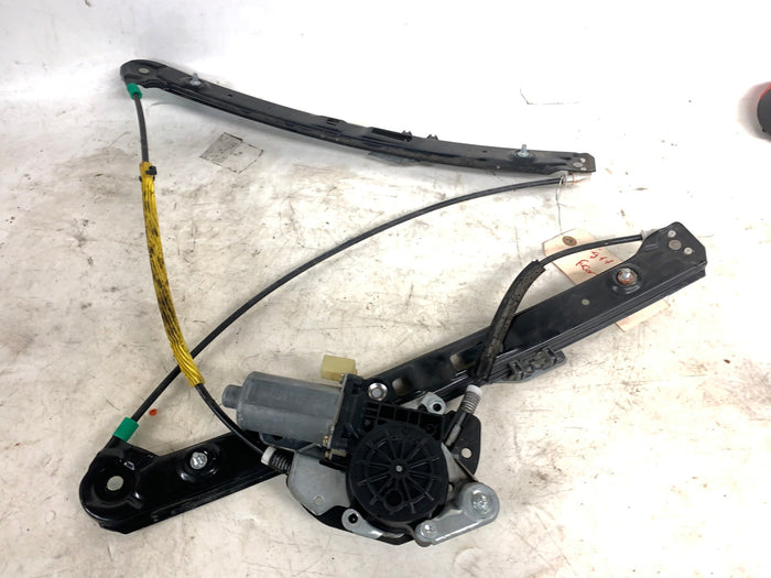 BMW E46 325i 330i 328i 323i 320i Wagon/Sedan Right/Passenger Side Front Window Regulator/Motor 8362064