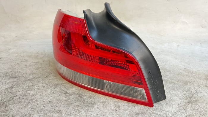 BMW E82/E88 1 Series LCI Tail Light Driver Side/Left 63217273427 *NOTE*