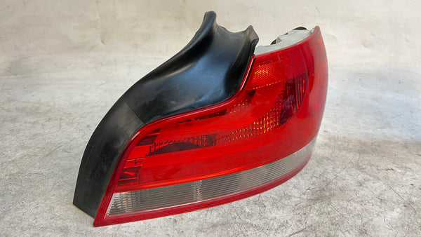 BMW E82/E88 1 Series LCI Tail Light Passenger Side/Right 63217273428 *NOTE*