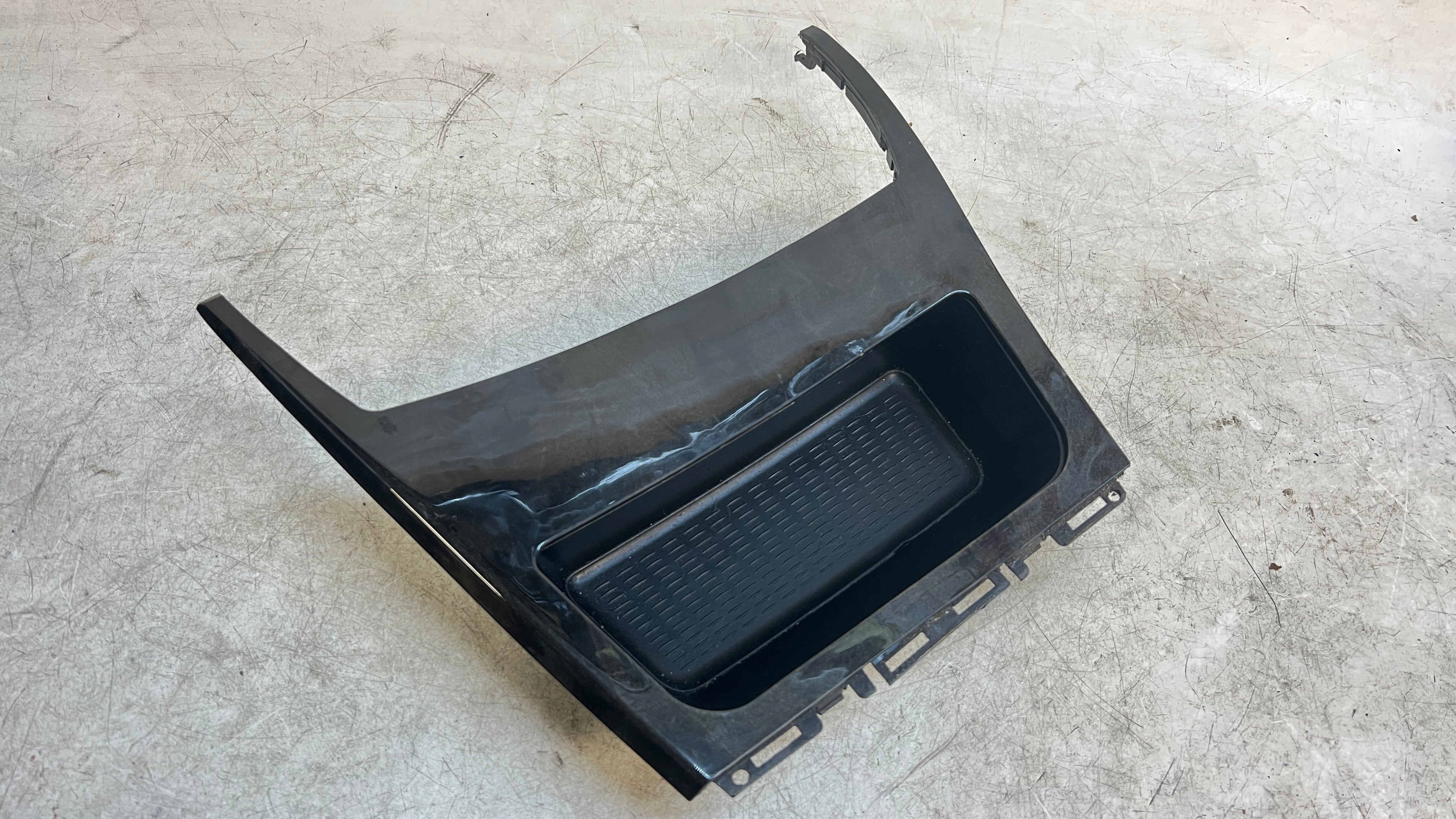 BMW E82 E88 1 Series Front Center Console Ash Tray Wood Trim Poplar Gr bmw-e82-e88-1-series-front-center-console-ash-tray-wood-trim-poplar-gr