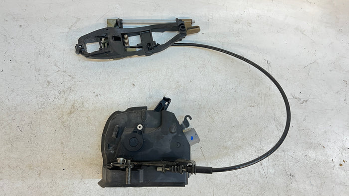 BMW E46 COUPE/CONVERTIBLE DOOR LOCK ACTUATOR & HANDLE CARRIER RIGHT 7011250