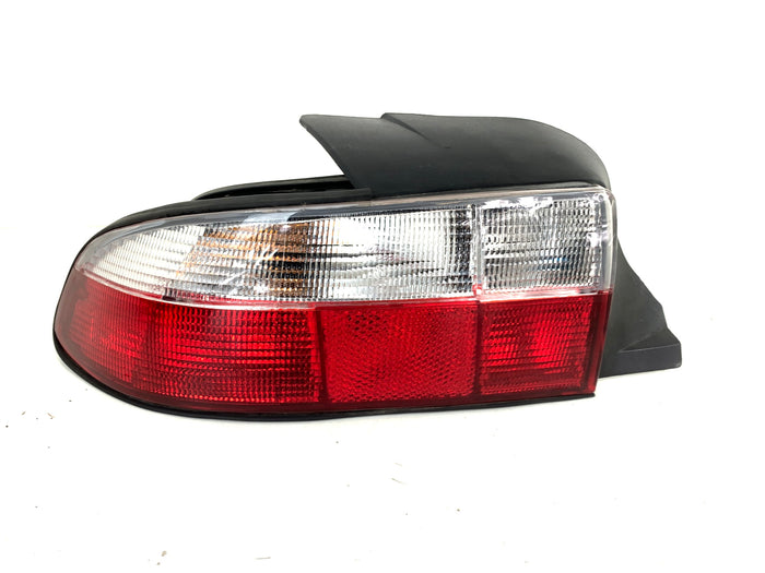 BMW Z3 M Roadster Left/Driver Side Rear Tail Light 8389895/BM027-J1002