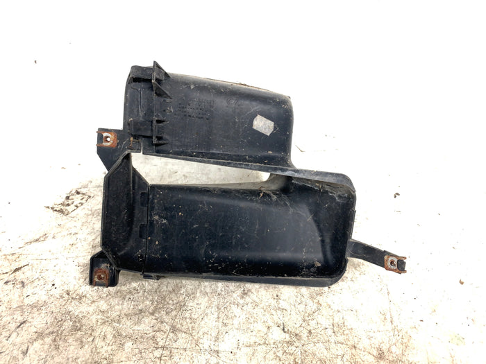 BMW E82 E88 135i Passenger/Right Side Front Bumper Engine Oil Cooler Air Duct 8046326