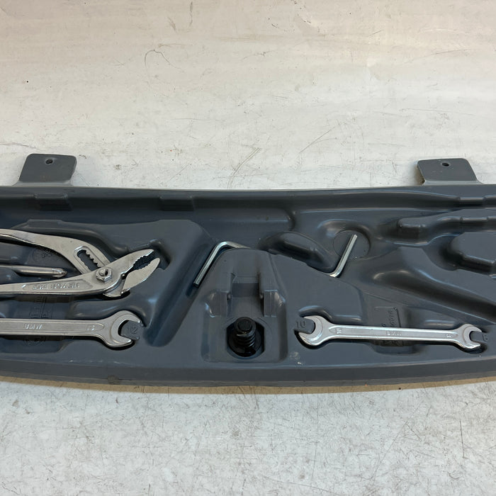 BMW E46 TRUNK TOOL KIT TRAY 1094910