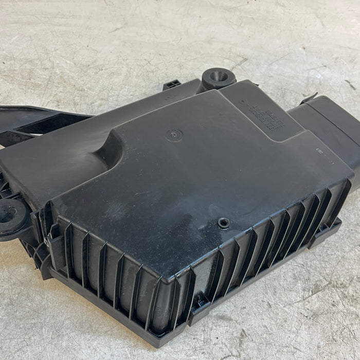 BMW E82 E88 135i/E90 E92 E93 335i 335xi N55 Engine Lower Intake Air Filter Box 7599284