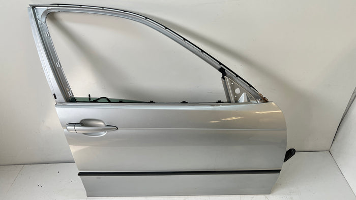 BMW E46 SEDAN/WAGON FRONT RIGHT DOOR - TITANIUM SILVER (354)