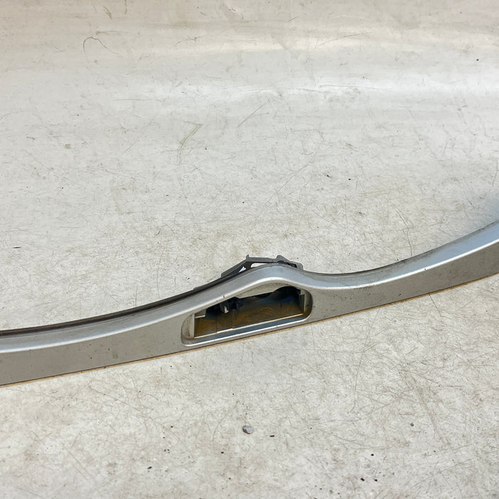 BMW E46 SEDAN/WAGON FACELIFT HEADLIGHT TRIM LEFT - TITANIUM SILVER (354)