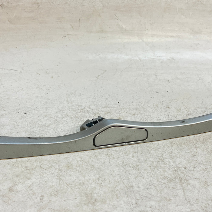 BMW E46 SEDAN/WAGON FACELIFT HEADLIGHT TRIM RIGHT - TITANIUM SILVER (354)