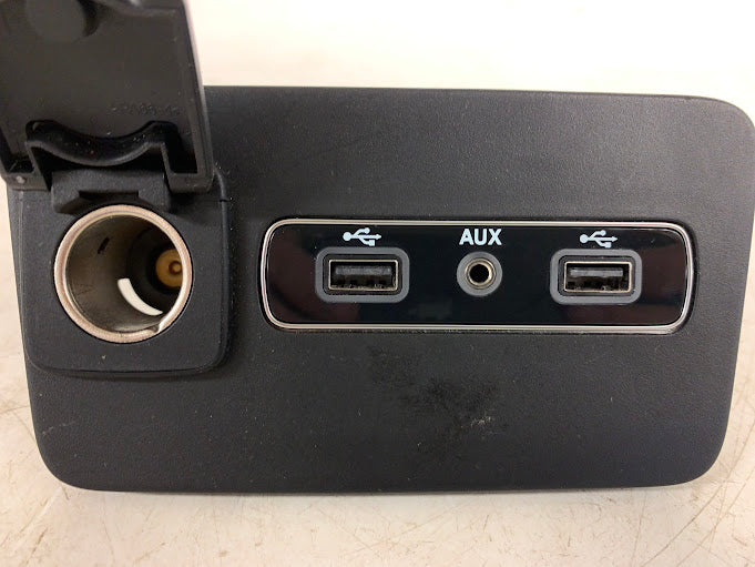 2019 Alfa Romeo 952 Giulia Ti USB/AUX/12V Plugs/Ports 35187543-0A