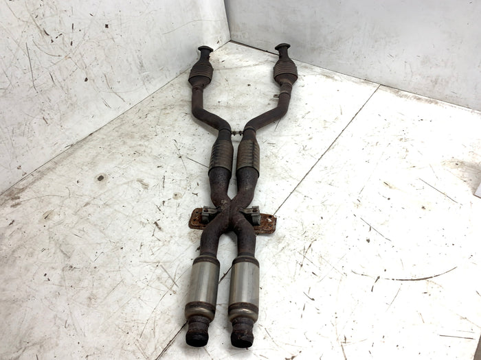 BMW E90 E92 E93 M3 S65 Mid Section Exhaust Pipe Catalytic Converter 18307848117