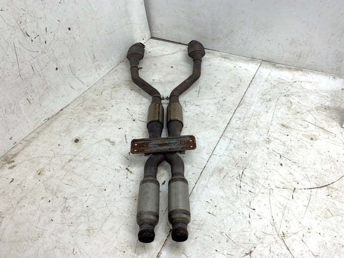 BMW E90 E92 E93 M3 S65 Mid Section Exhaust Pipe Catalytic Converter 18307848117