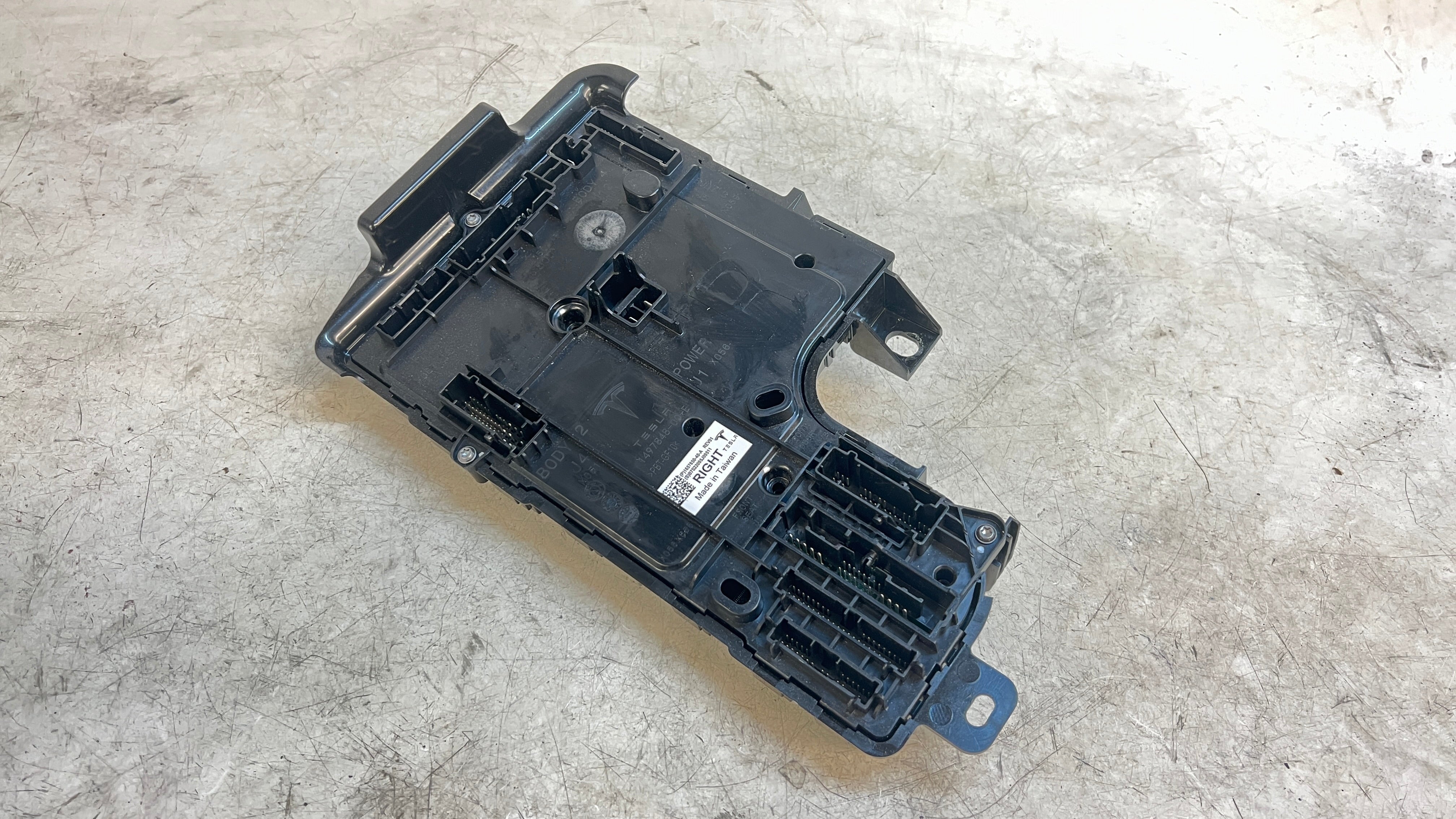 Tesla Control Module Right Tesla Model Y Low Voltage Body Control Module Right 1657650-40-A ...
