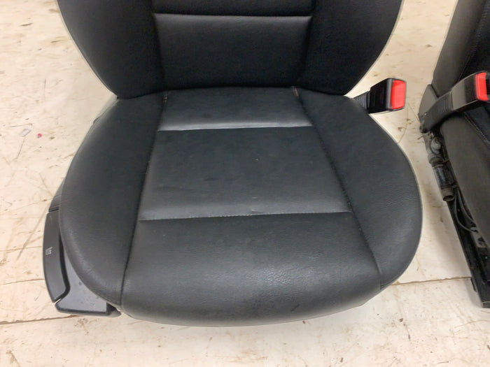 BMW E46 330i 328i 325i 323i 320i Sedan/Wagon Black Leather Manual Heated Front Comfort Non-Sport Driver & Passenger Seats