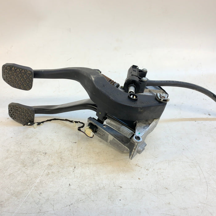 BMW F30 F31 F32 F33 F34 F36 3 & 4 Series Manual Transmission Clutch/Brake Pedals 35316761310/35006762926