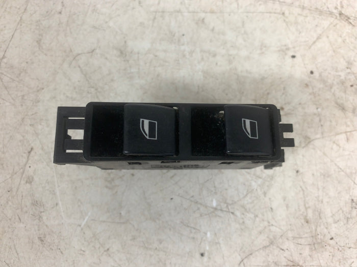 BMW E46 3 Series Wagon/Sedan Right/Passenger Front Window Switch 6902179