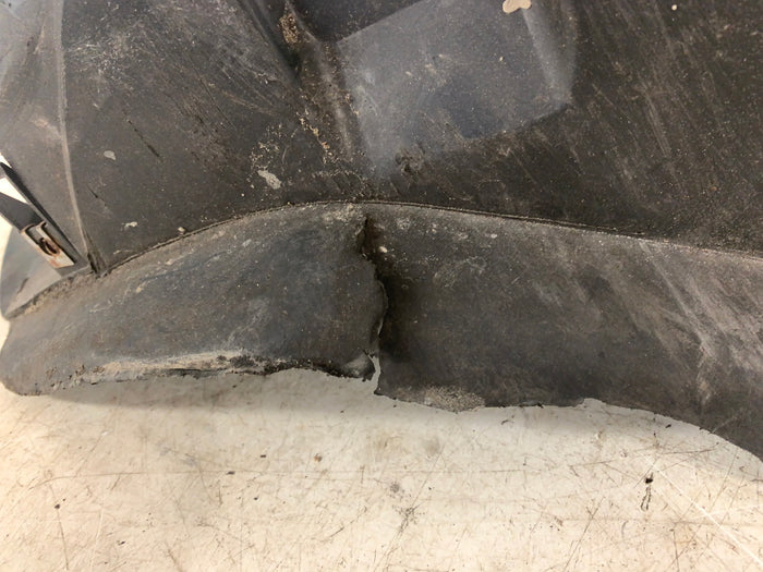 BMW E46 330i 328i 325i 323i Sedan/Wagon Right Front Wheel Well Inner Fender Liner 8193812 *Damaged*