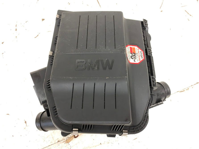 BMW E82 E88 135i N54 Engine Air Intake Filter Box 7556547