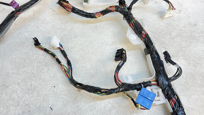 Tesla Model Y Right Body Wiring Harness 2489042-00-C *DAMAGED*