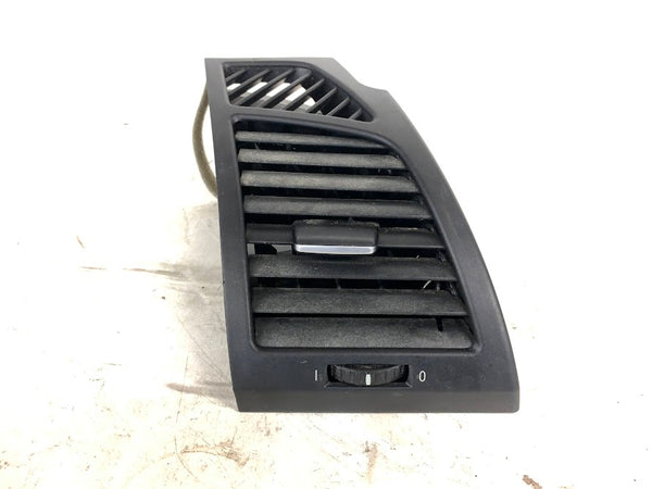 BMW E82 E88 135i 128i Right/Passenger Side Dashboard Air Vent 7059188