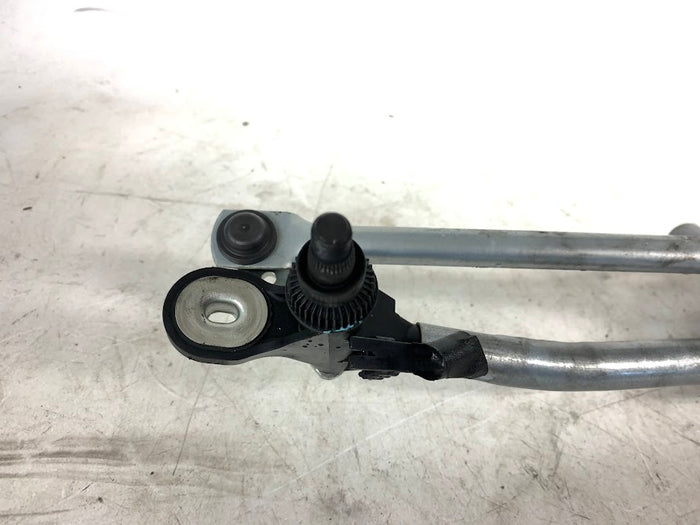 BMW E82 E88 135i 128i Windshield Wiper Linkage & Motor 7192963