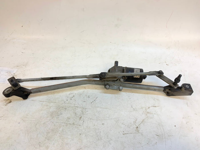 BMW E85/E86 Z4 Windshield Wiper Linkage W/Motor 7193988