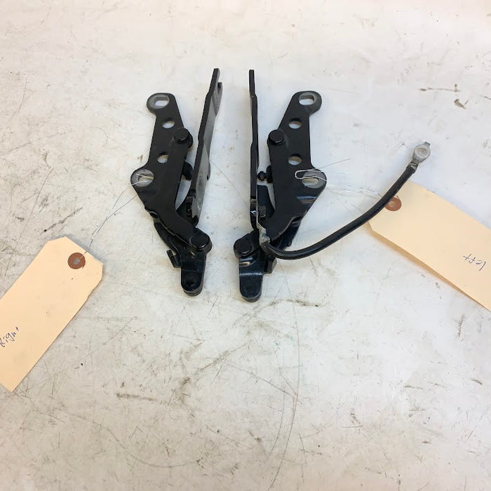 BMW E85/E86 Z4 Left/Right Hood Hinges 7016172/7016171