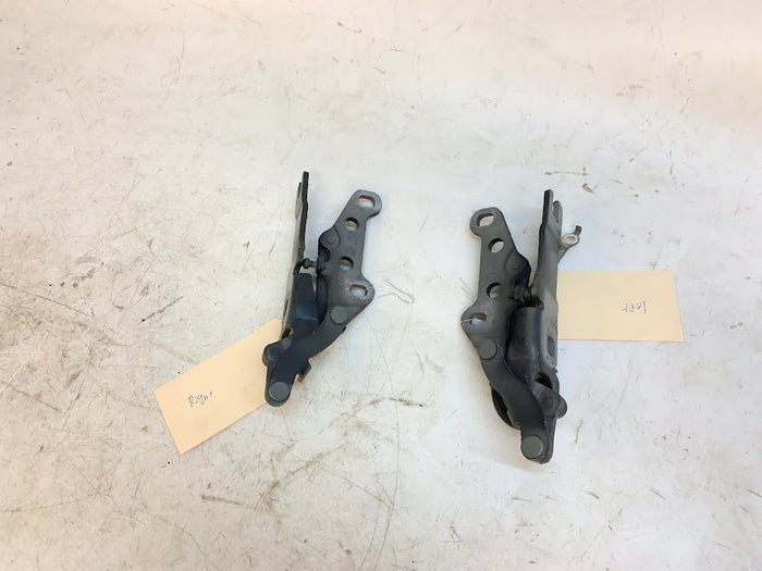 BMW E85/E86 Z4 Left/Right Hood Hinges 7016172/7016171