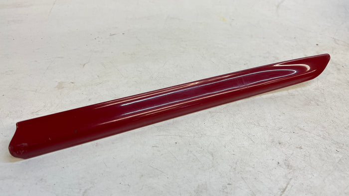 BMW E46 COUPE/CONVERTIBLE REAR QUARTER TRIM MOULDING RIGHT IMOLA RED 51137001042 *DAMAGED*