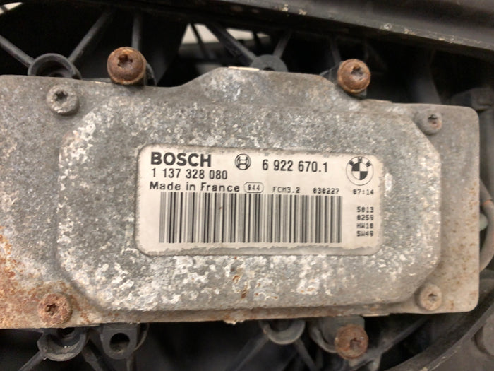 BMW E46 330xi 328i 325i 323i 320i Sedan/Coupe/Wagon Radiator Core Support W/Fan & Shroud 51717111691
