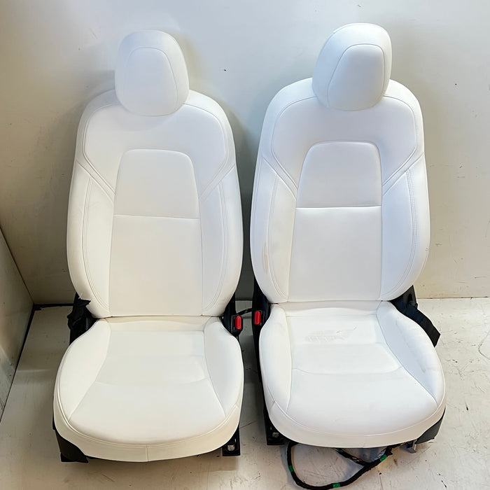 Tesla Model Y Front Seats White 6654322-02-A / 6654324-02-A