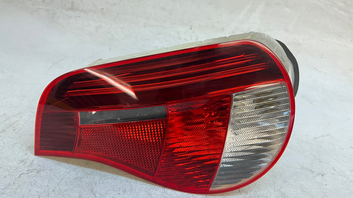 BMW E85/E86 Z4 LCI RIGHT TAIL LIGHT 63217162730 *DAMAGED*