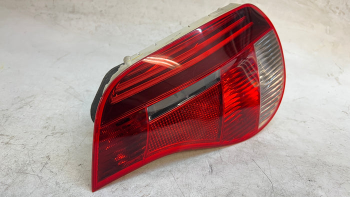 BMW E85/E86 Z4 LCI RIGHT TAIL LIGHT 63217162730 *DAMAGED*