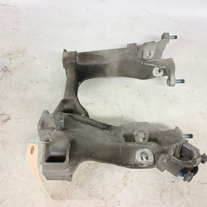 Porsche 986 Boxster S Right/Passenger Side Rear Subframe Suspension Mount Bracket 98631115208