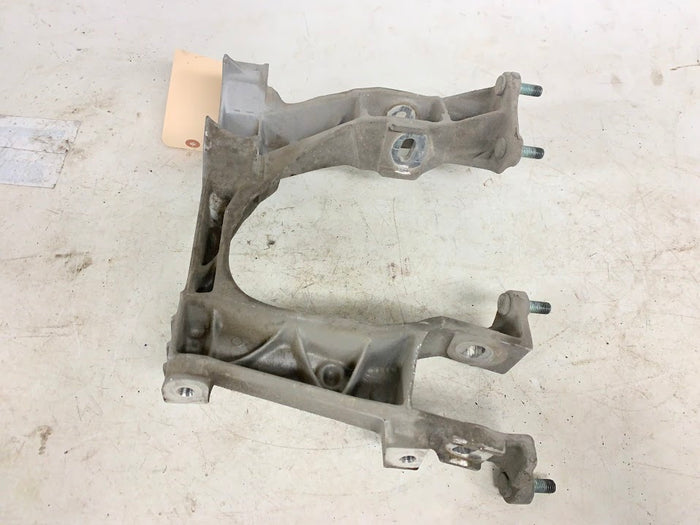 Porsche 986 Boxster S Right/Passenger Side Rear Subframe Suspension Mount Bracket 98631115208