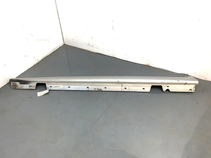 BMW E90 E91 335xi 330xi 328xi 325xi Sedan/Wagon LCI M Sport Driver Side Skirt Door Sill Titanium Silver 51772147271 *Damaged*