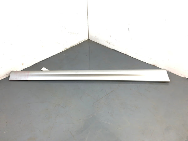 BMW E90 E91 335i 328i LCI M Sport Sedan/Wagon Passenger Side Skirt Door Sill Titanium Silver 51772147274 *Damaged*