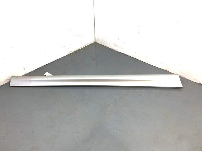 BMW E90 E91 335i 328i LCI M Sport Sedan/Wagon Passenger Side Skirt Door Sill Titanium Silver 51772147274 *Damaged*