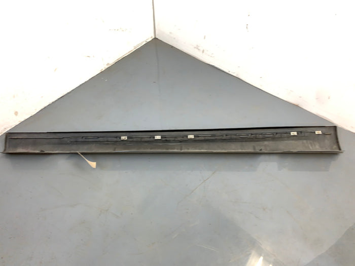 BMW E90 E91 335i 328i LCI M Sport Sedan/Wagon Passenger Side Skirt Door Sill Titanium Silver 51772147274 *Damaged*