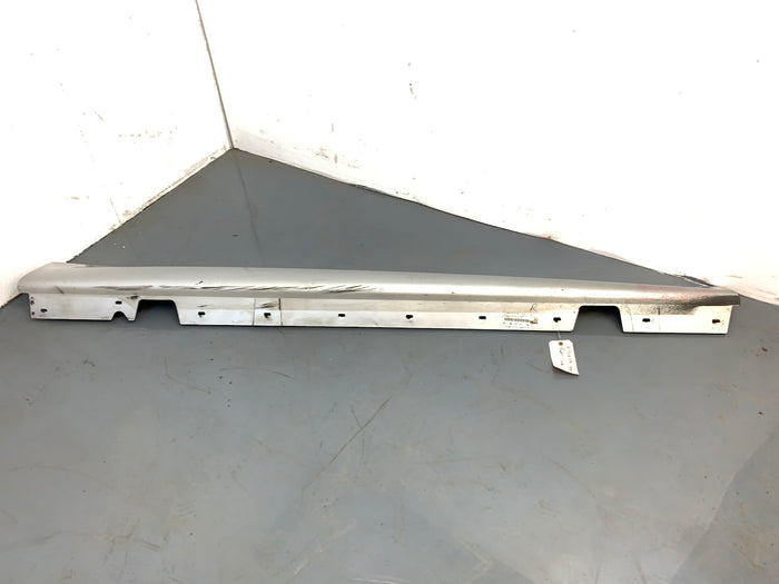 BMW E90 E91 335i 328i LCI M Sport Sedan/Wagon Passenger Side Skirt Door Sill Titanium Silver 51772147274 *Damaged*