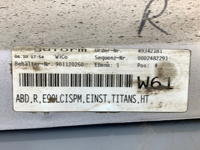 BMW E90 E91 335i 328i LCI M Sport Sedan/Wagon Passenger Side Skirt Door Sill Titanium Silver 51772147274 *Damaged*