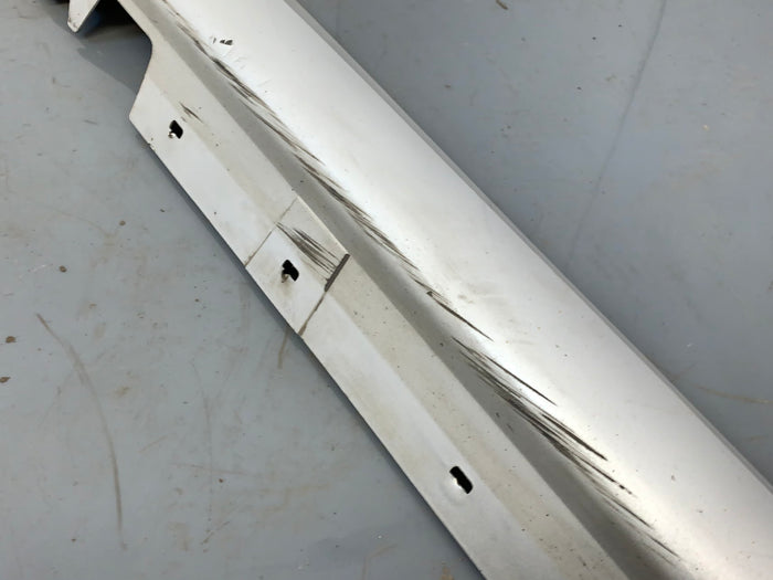 BMW E90 E91 335i 328i LCI M Sport Sedan/Wagon Passenger Side Skirt Door Sill Titanium Silver 51772147274 *Damaged*