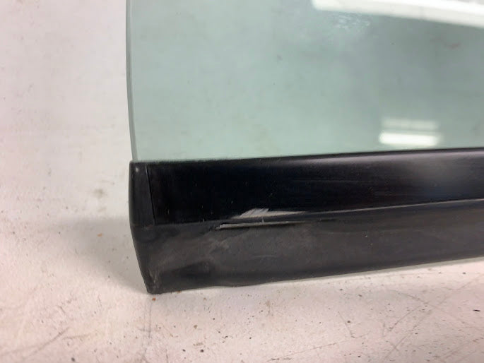 Bmw E46 Convertable Left Rear Glass Panel *Minor Scratches*