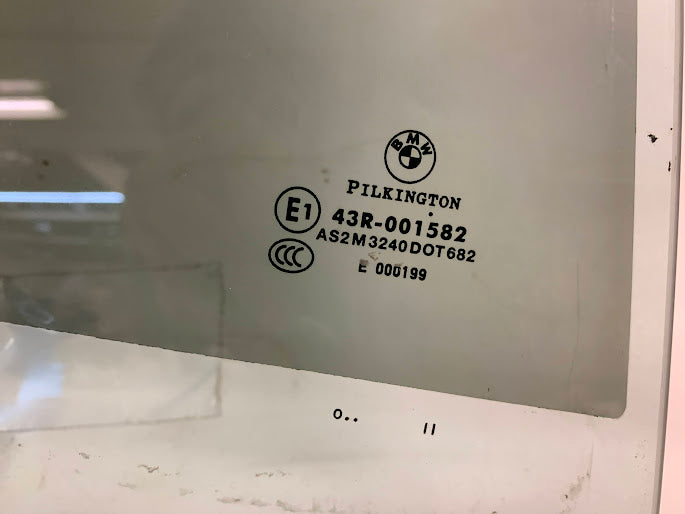 BMW E90 M3 335xi 328xi Sedan Right Rear Glass Window Panel 51347060268 *Damage*