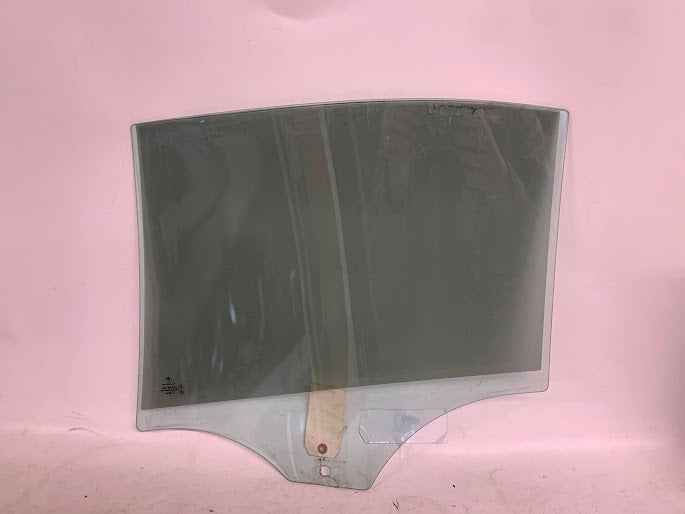 BMW E90 M3 335xi 328xi Sedan Right Rear Glass Window Panel 51347060268 *Damage*